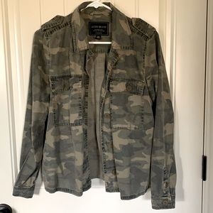 Camo jacket size small